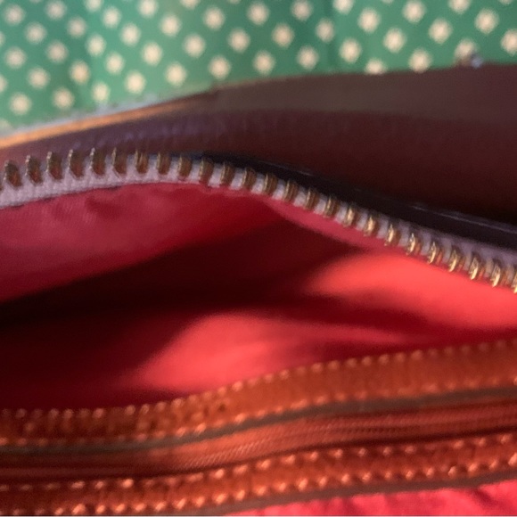 2 Liz Claiborne crossbody bags - Picture 10 of 13